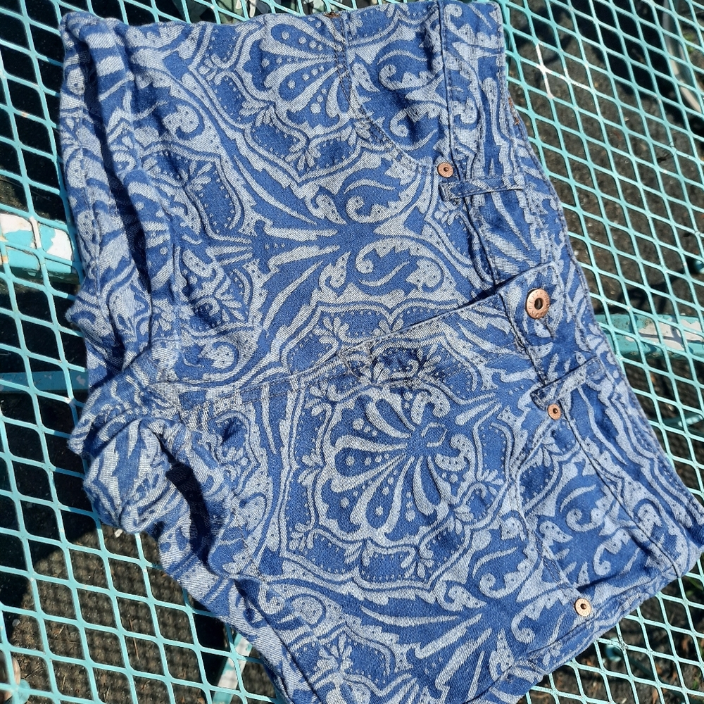 H&M Patterned Denim Shorts